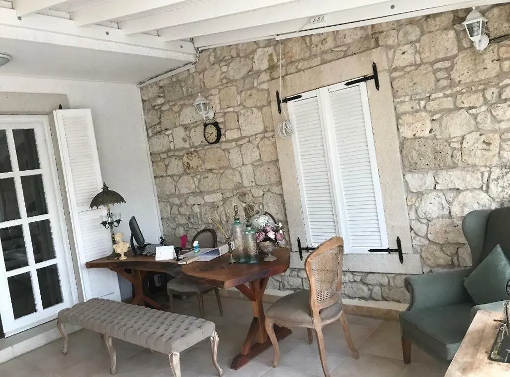 Roka Alacati Otel 2*,